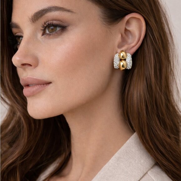 Valentino Vintage Rhinestone Clip-On Earrings Gold Tone - Picture 2 of 7